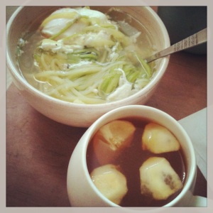 breakfast: bone broth with grated ginger, zucchini noodles and 2 eggs + lemon, ginger, honey tea